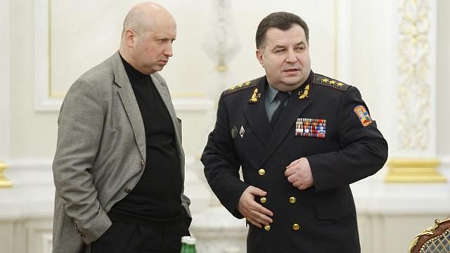 Турчинов обещает обеспечить бойцов средствами защиты и наблюдения Турчинов обещает обеспечить бойцов средствами защиты и наблюдения