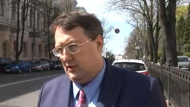 Геращенко предлагает сажать лиц, которые заставляют горняков бастовать Геращенко предлагает сажать лиц, которые заставляют горняков бастовать