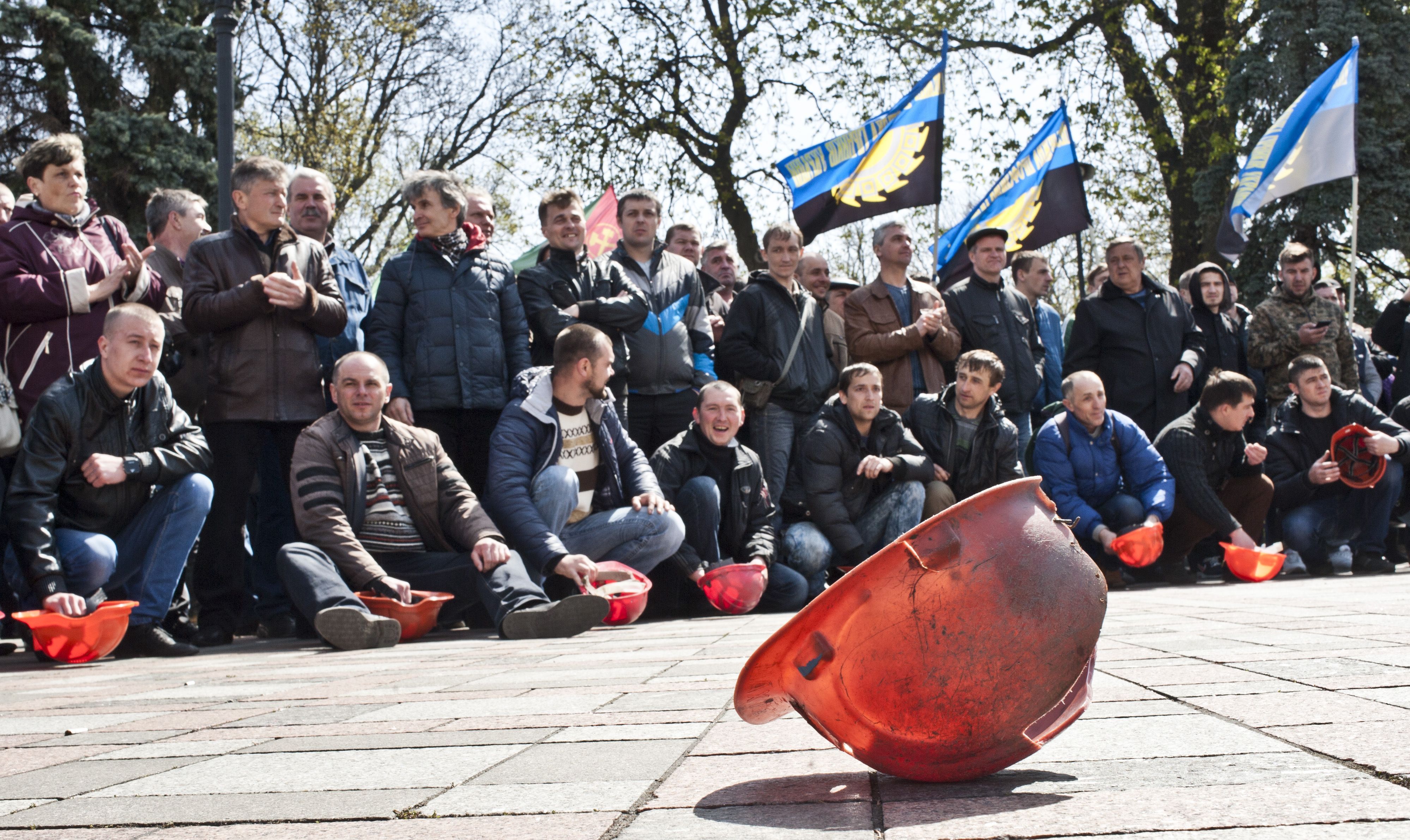 Шахтарі у Києві: гірники протестують вже другий день Шахтарі у Києві: гірники протестують вже другий день