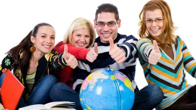 Порошенко звільнив студентів-стаціонарників від мобілізації Порошенко звільнив студентів-стаціонарників від мобілізації