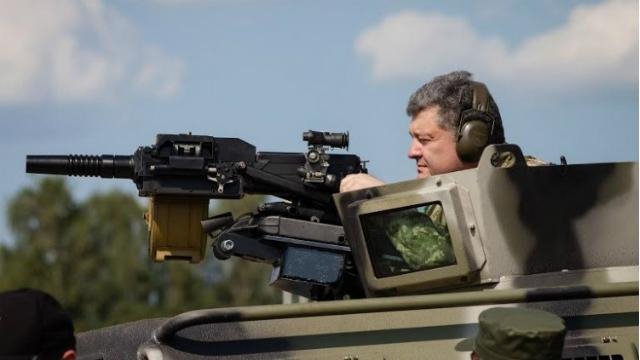 Порошенко усилил ответственность за военные преступления