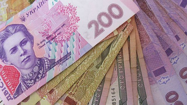 Дайте запустить экономику, а не печатный станок, — Яценюк о соцвыплатах