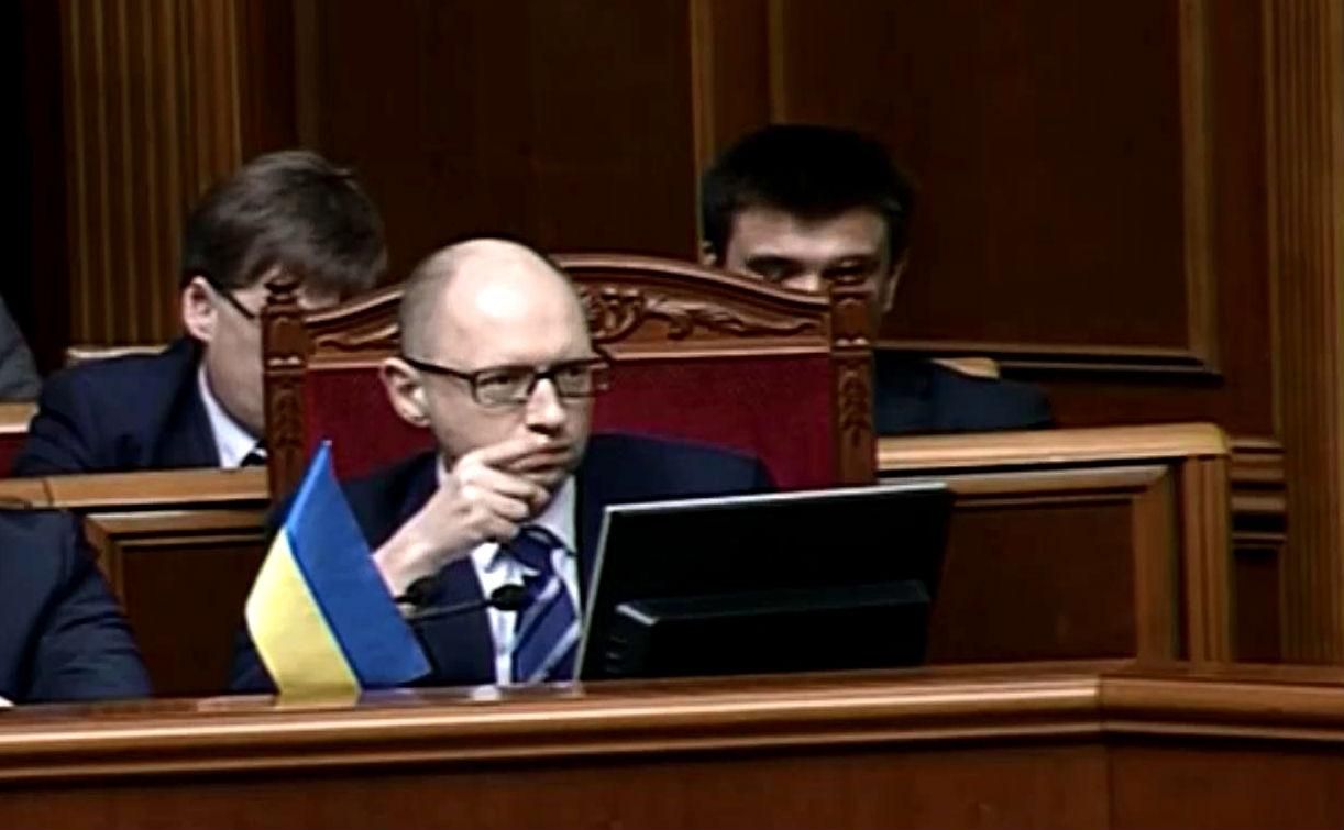 Яценюк у відставку не збирається Яценюк у відставку не збирається