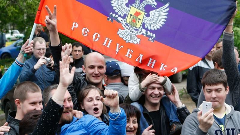 В Луганске продавцы избили террористов В Луганске продавцы избили террористов