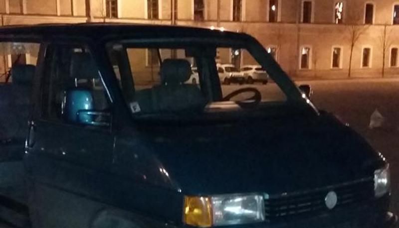 У нічному Харкові через розбите скло у кіоску сталась аварія і стрілянина У нічному Харкові через розбите скло у кіоску сталась аварія і стрілянина