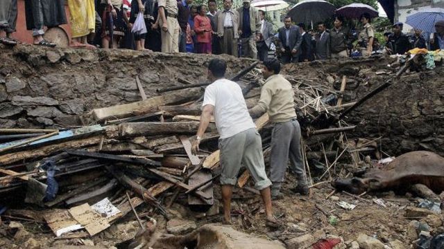 У Непалі вже більше 1,5 тисяч загиблих У Непалі вже більше 1,5 тисяч загиблих