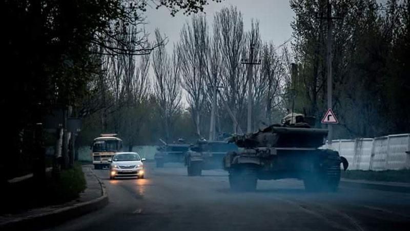 Фотодоказ журналіста: У Донецьк прибувають танки