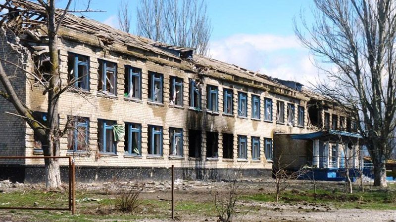 Между Украиной и "ДНР": разрушенная жизнь на линии фронта Между Украиной и "ДНР": разрушенная жизнь на линии фронта