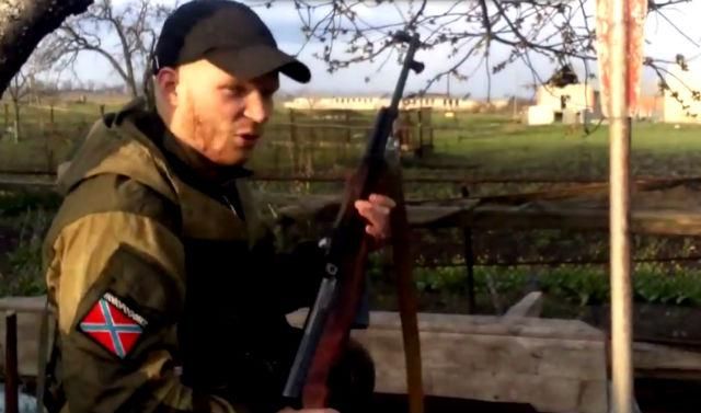Бойовики розважаються, стріляючи по "укропських хатах" Бойовики розважаються, стріляючи по "укропських хатах"