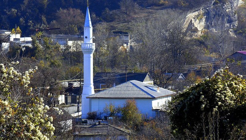 В окупованому Криму коктейлями Молотова закидали мечеть 