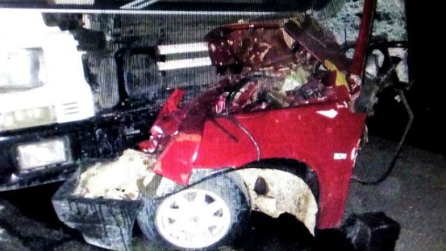 Жахлива ДТП на Львівщині: легковик влетів у вантажівку Жахлива ДТП на Львівщині: легковик влетів у вантажівку