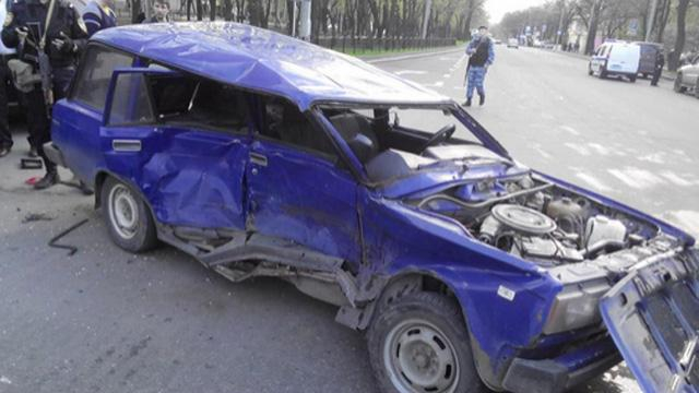 Пьяный террорист устроил ДТП, а затем прострелил ногу водителю