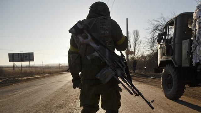 В боях погиб еще один военный