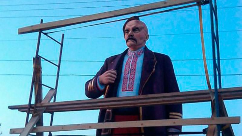 У Черкасах з Леніна зробили козака У Черкасах з Леніна зробили козака