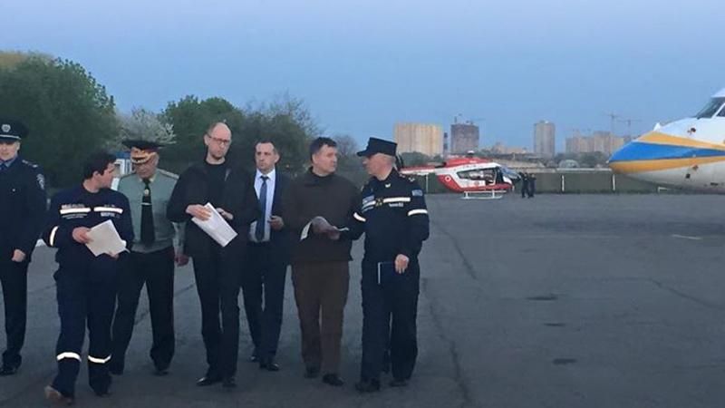 Яценюк озвучив основні версії пожежі поблизу ЧАЕС Яценюк озвучив основні версії пожежі поблизу ЧАЕС