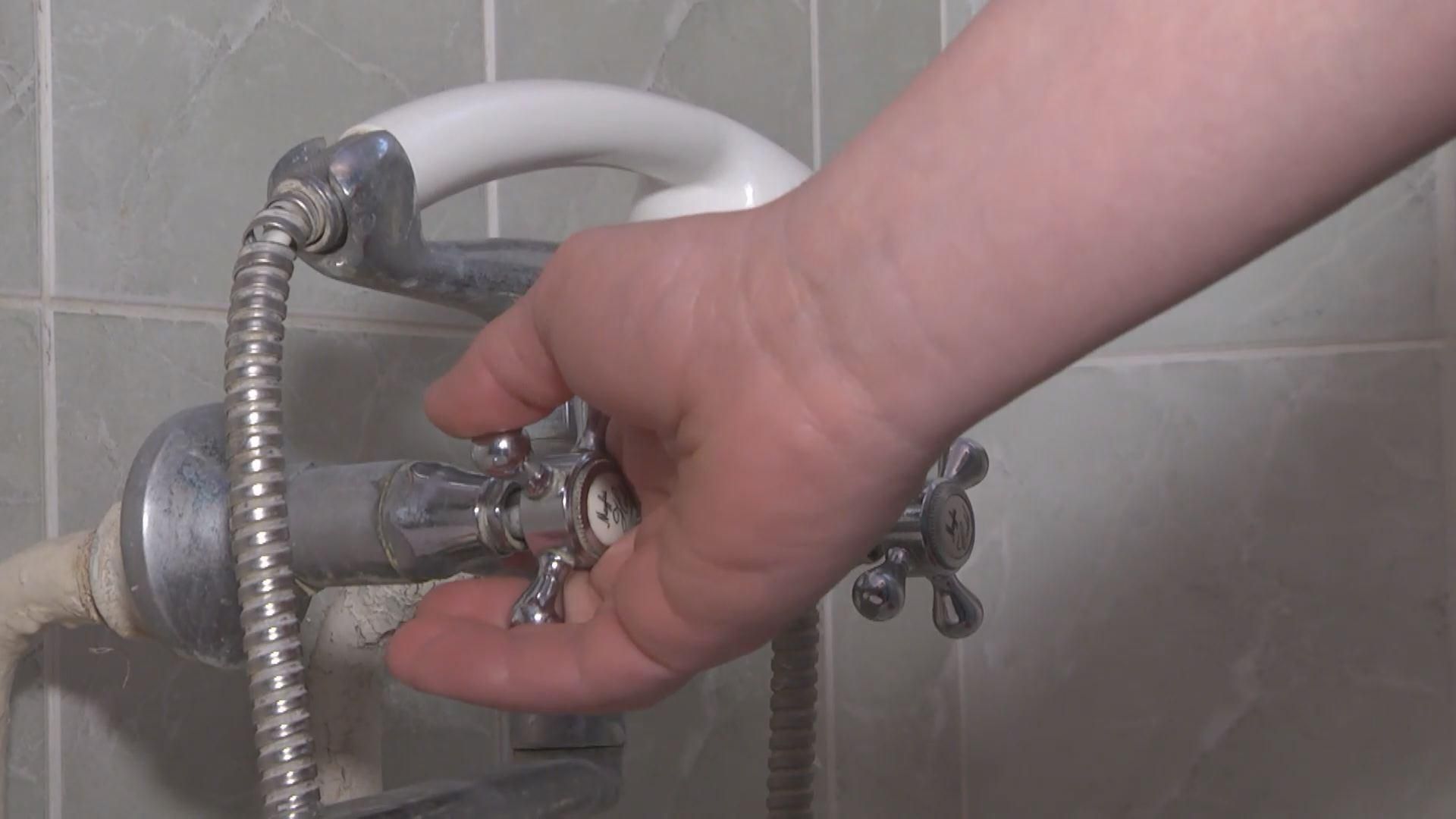 Через конфлікт "Нафтогазу" та "Київенерго" кияни лишились без гарячої води Через конфлікт "Нафтогазу" та "Київенерго" кияни лишились без гарячої води