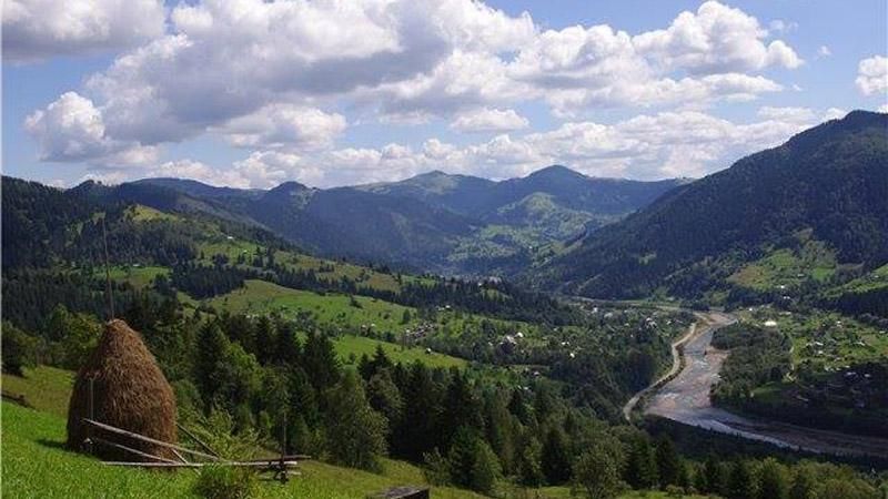 Маловідомі туристичні місця України: де можна відпочити весною Маловідомі туристичні місця України: де можна відпочити весною