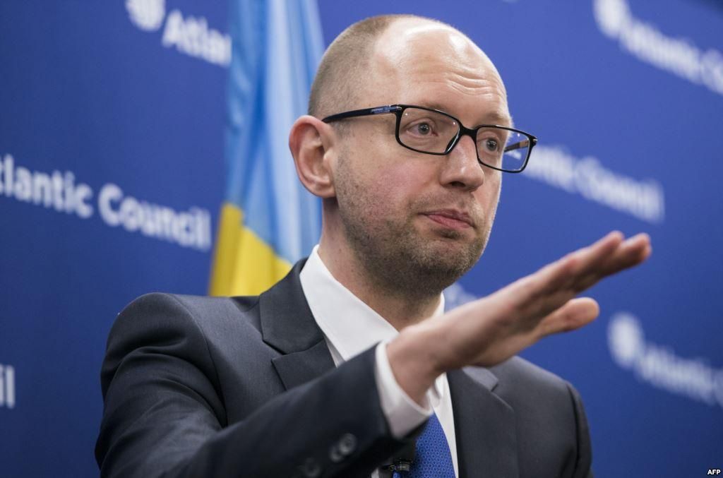 Яценюк заверил, что пожар возле ЧАЭС локализован Яценюк заверил, что пожар возле ЧАЭС локализован