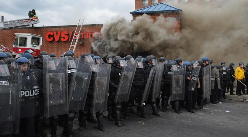 Беспорядки в Балтиморе: американский город в крови и огне Беспорядки в Балтиморе: американский город в крови и огне