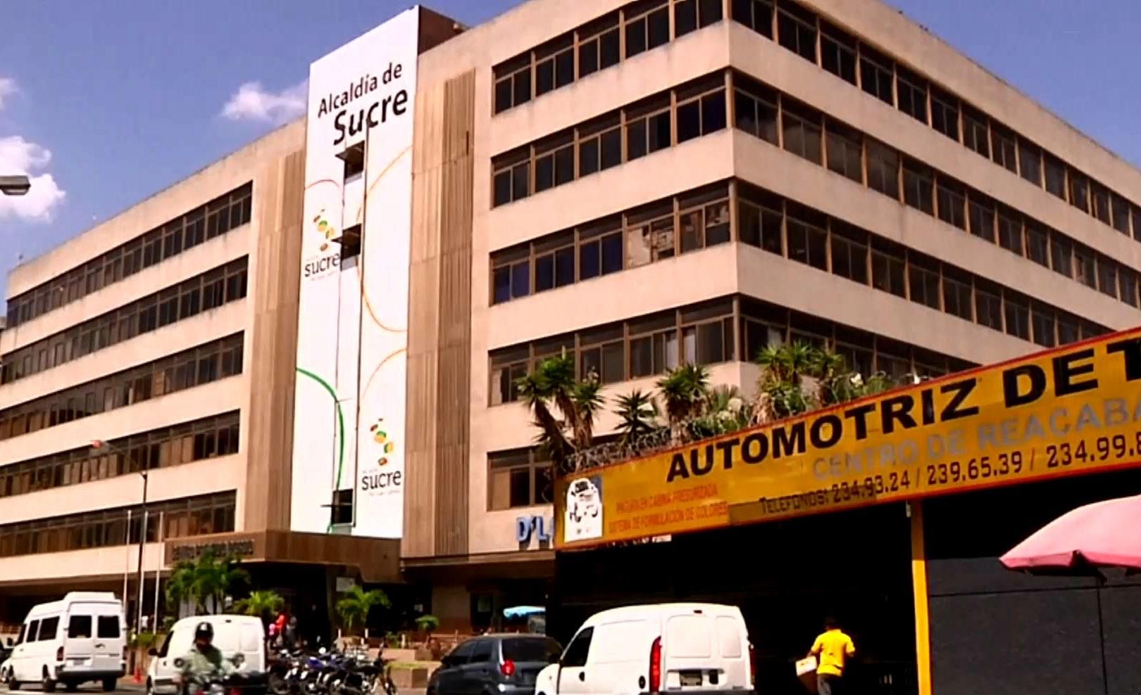 Экономия по-венесуэльски: госслужащие будут работать меньше Экономия по-венесуэльски: госслужащие будут работать меньше