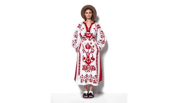 Україна в тренді: в одному зі світових журналів моди з'явились українські національні костюми Україна в тренді: в одному зі світових журналів моди з'явились українські національні костюми