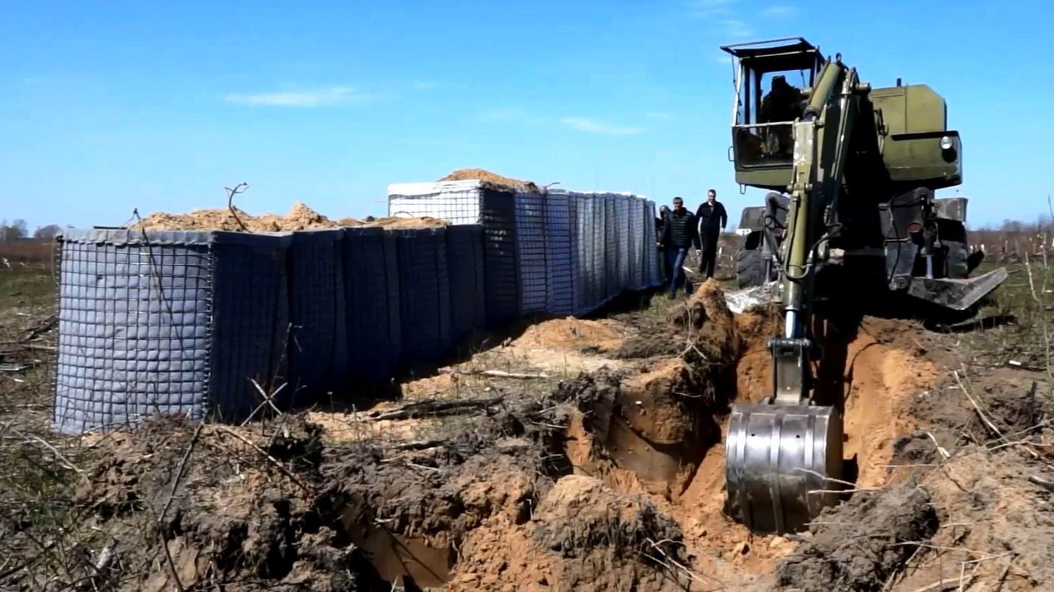 В Тернополе изготавливают защитные сооружения для блокпостов В Тернополе изготавливают защитные сооружения для блокпостов