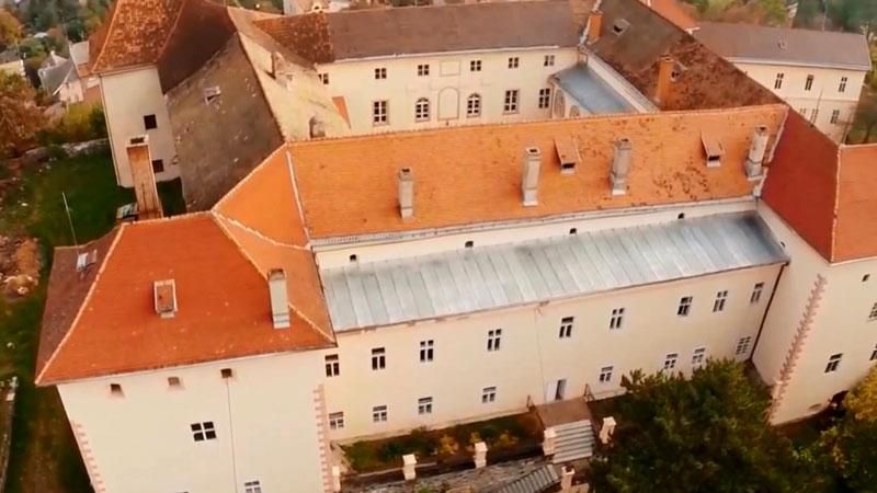 Мандрівка Україною. Ужгород — найбільш прикордонне місто країни Мандрівка Україною. Ужгород — найбільш прикордонне місто країни