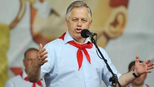 Симоненко просит Порошенко не "убивать" КПУ, потому что будет "дестабилизация" Симоненко просит Порошенко не "убивать" КПУ, потому что будет "дестабилизация"