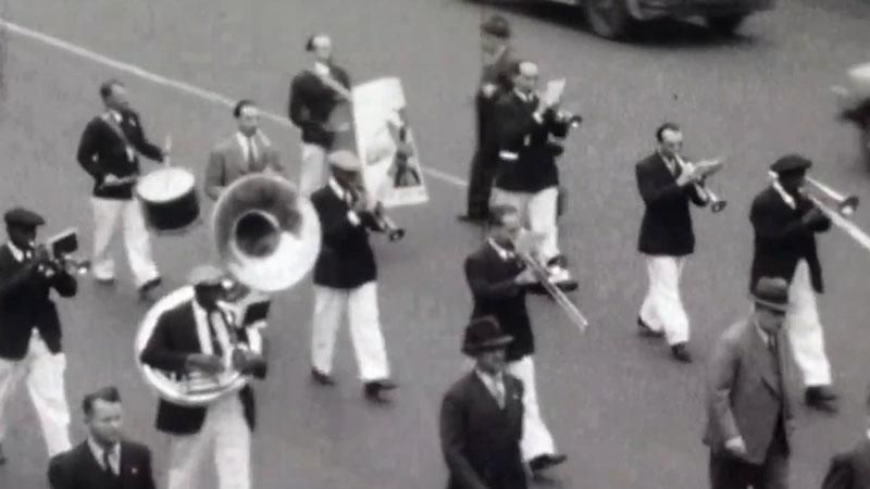 "Мир.Труд.Май": почему в Украине первомай со столкновениями "Мир.Труд.Май": почему в Украине первомай со столкновениями