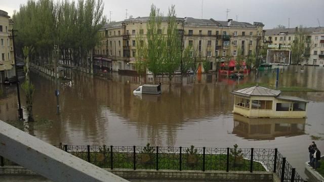 Після потужної зливи у Краматорську "утворилось море"