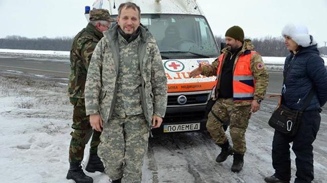 "Правий сектор" незаконно утримує чотирьох медиків-волонтерів, — Данилюк "Правий сектор" незаконно утримує чотирьох медиків-волонтерів, — Данилюк