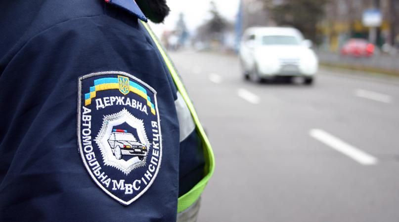Обстріл поста ДАІ у Києві: злочинці випустили як мінімум 12 куль 