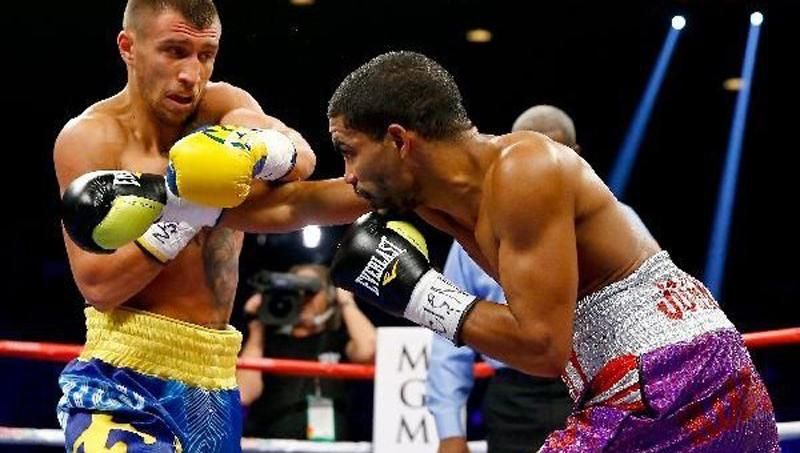 Ломаченко присвятив перемогу вбитому товаришу Ломаченко присвятив перемогу вбитому товаришу