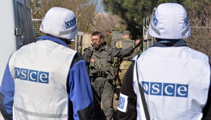 На Донеччині міни бойовиків розірвались біля спостерігачів ОБСЄ