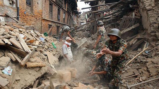 В Непале уже более 7200 погибших от землетрясения
