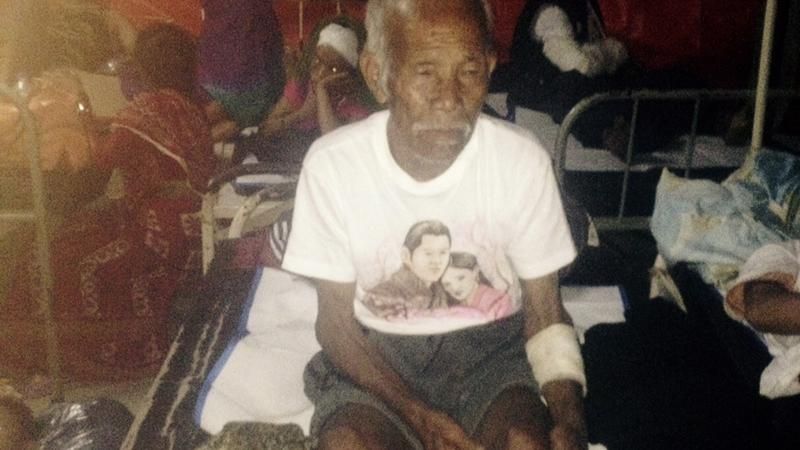Фото дня: 101-річний мешканець Непалу 7 днів пробув під завалами
