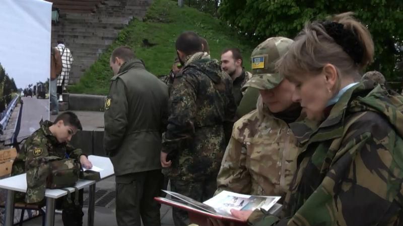 У Києві відсвяткували річницю "Айдару" У Києві відсвяткували річницю "Айдару"