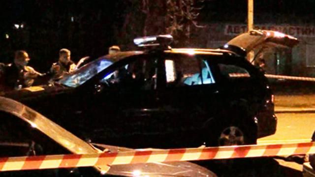 Яценюк собрал силовиков на экстренное совещание из-за смертельной стрельбы в Киеве Яценюк собрал силовиков на экстренное совещание из-за смертельной стрельбы в Киеве