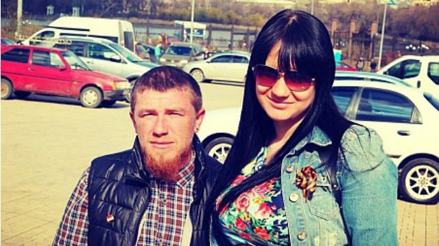 Моторола вигуляв доньку у візочку за 11 тисяч гривень Моторола вигуляв доньку у візочку за 11 тисяч гривень