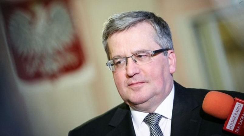 Коморовский предупредил поляков об угрозе "зеленых человечков" Коморовский предупредил поляков об угрозе "зеленых человечков"