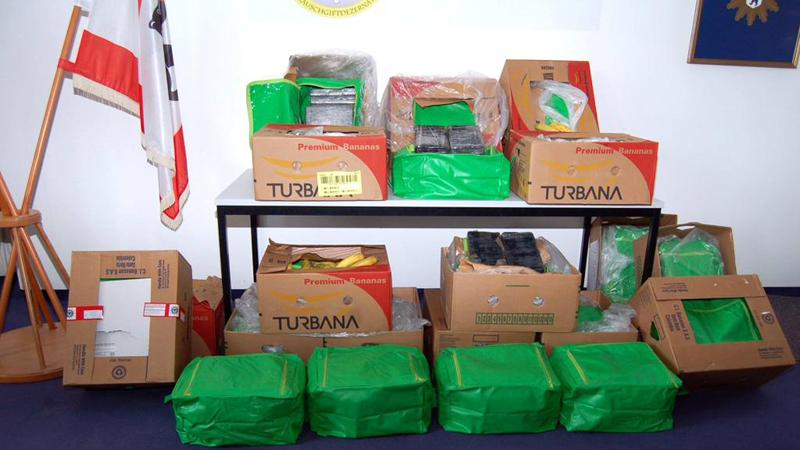 В берлинские супермаркеты "случайно" завезли 4 центнера кокаина