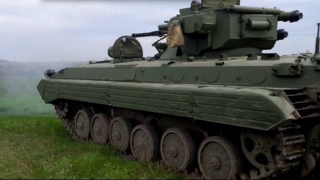 В Житомирі випробували вітчизняний БМП "Шквал" В Житомирі випробували вітчизняний БМП "Шквал"