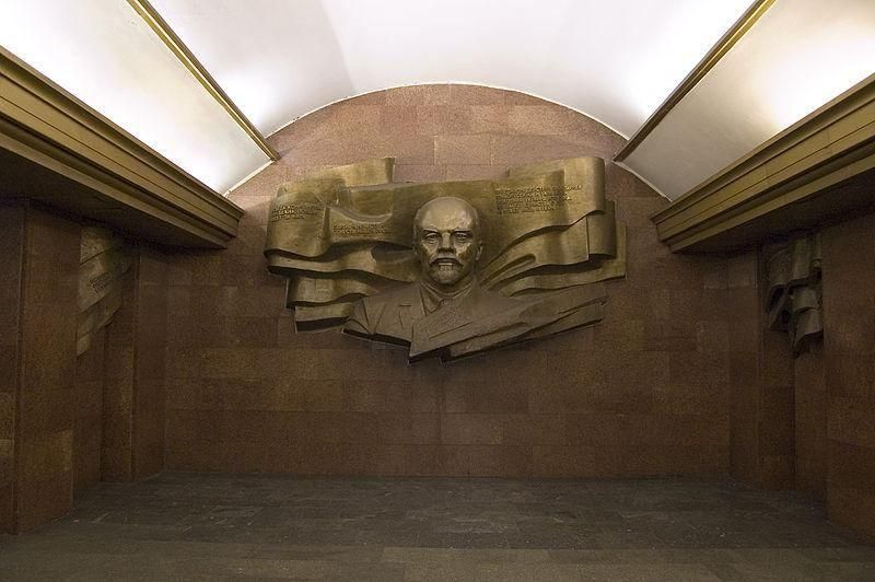 Київське метро очистять від Леніна з серпом