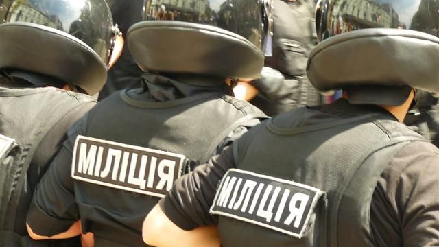 Киевская милиция говорит, что 9 мая будет стрелять даже при малейшей угрозе
