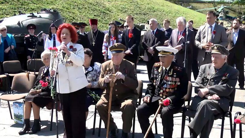 Руйнація стереотипів: ветерани Червоної армії та УПА разом вшанували загиблих Руйнація стереотипів: ветерани Червоної армії та УПА разом вшанували загиблих