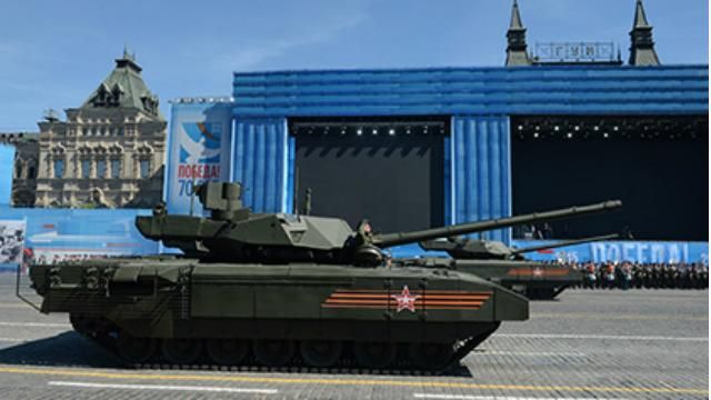 Танк заглух на генеральній репетиції військового параду у Москві Танк заглух на генеральній репетиції військового параду у Москві