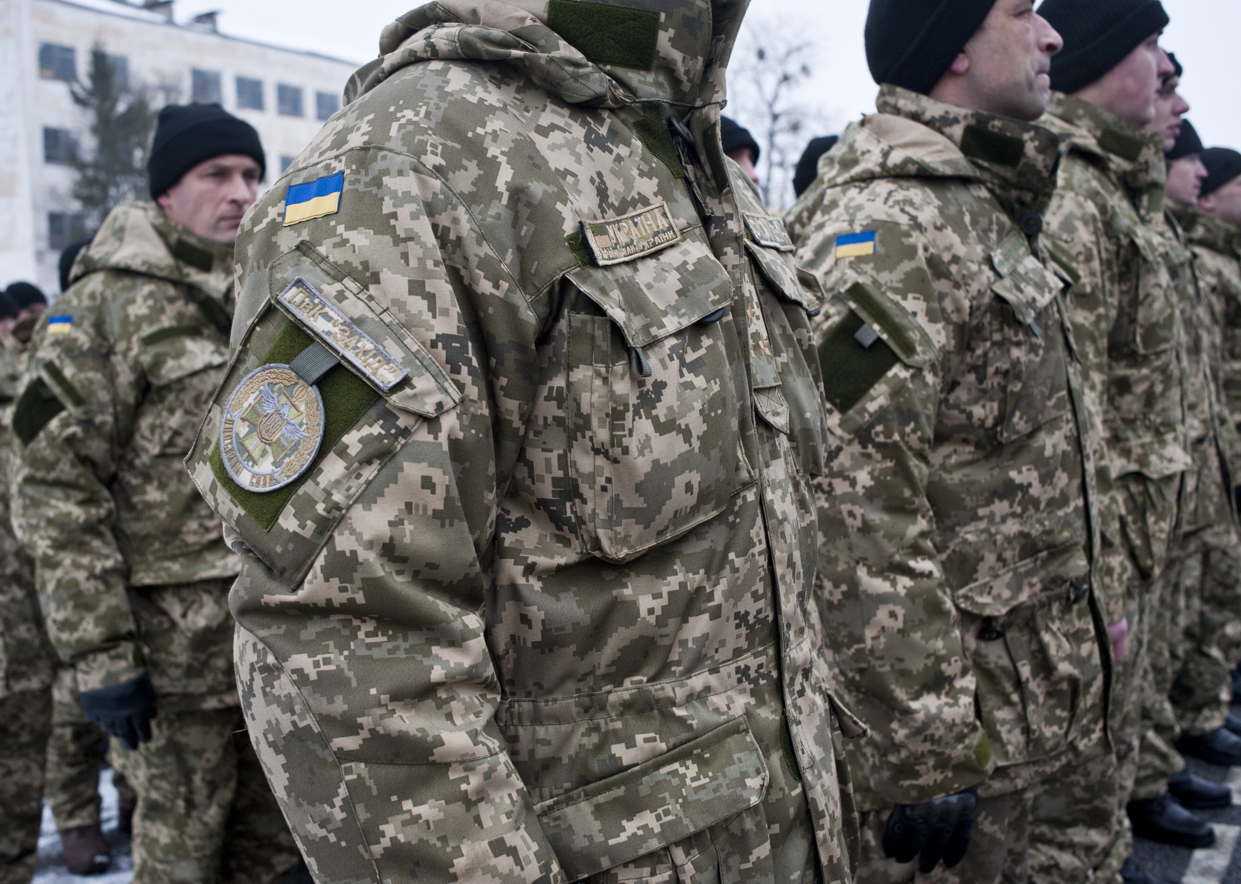 Полторак вирішив, чим держава забезпечить бійців (Документ)