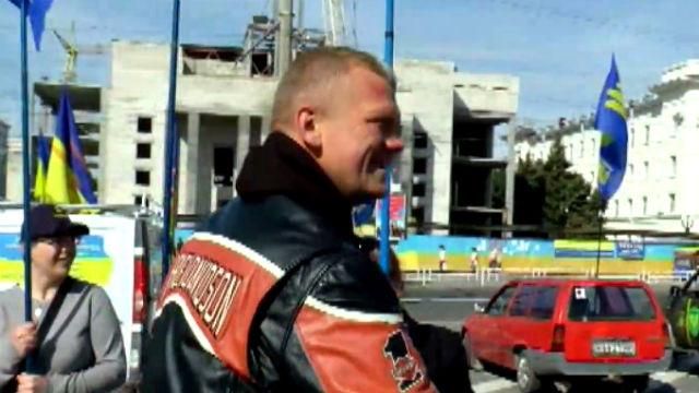 Швайка на крутому байку збирає гроші на військовий госпіталь
Швайка на крутому байку збирає гроші на військовий госпіталь