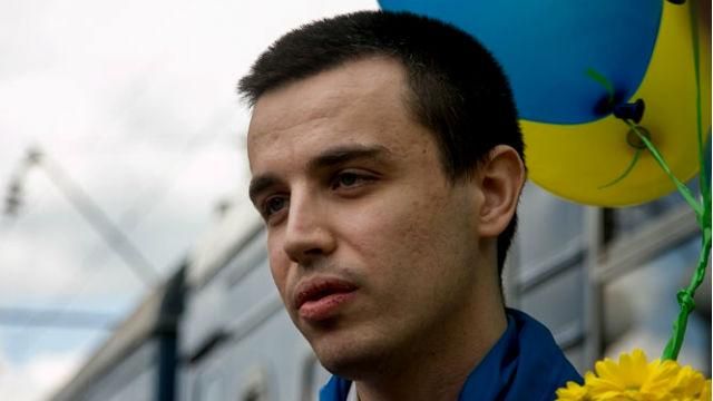 В Украину вернулся львовянин, которого год удерживали в российской тюрьме В Украину вернулся львовянин, которого год удерживали в российской тюрьме