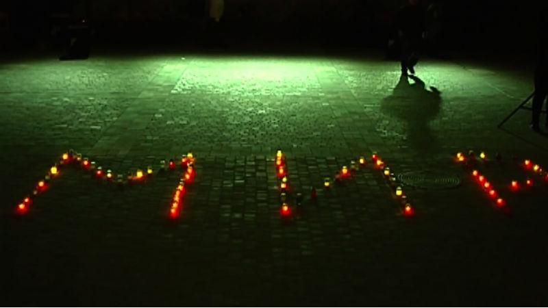 У Херсоні пройшла акція "Перша хвилина миру" У Херсоні пройшла акція "Перша хвилина миру"